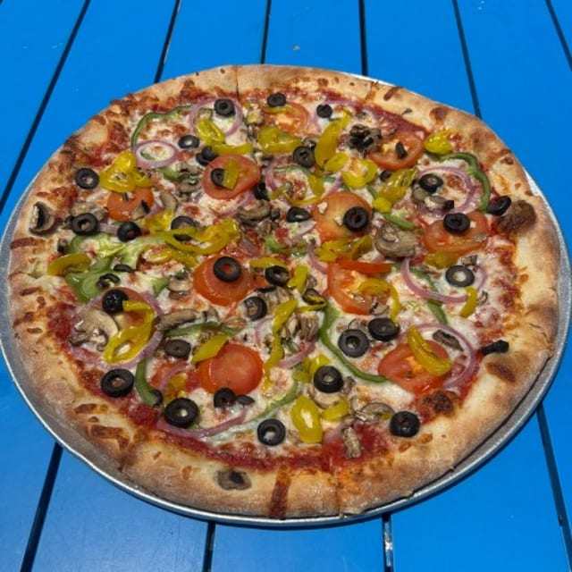 Shoreline Veggie Pizza 16".
