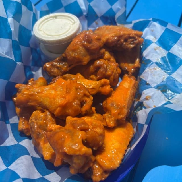 Traditional Chicken Wings (12 Count).